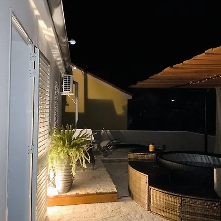 Block Two * 시베니크