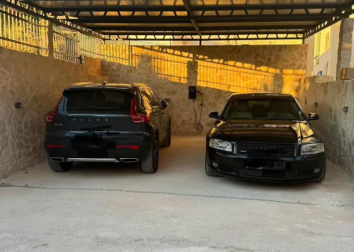 Block Two דירה שיבניק